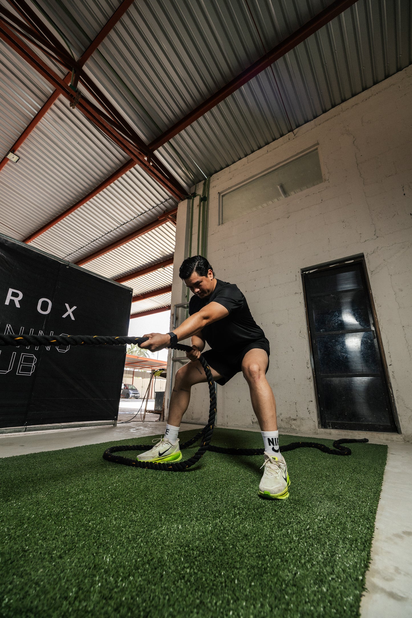 Playera esencial Slim Fit negro