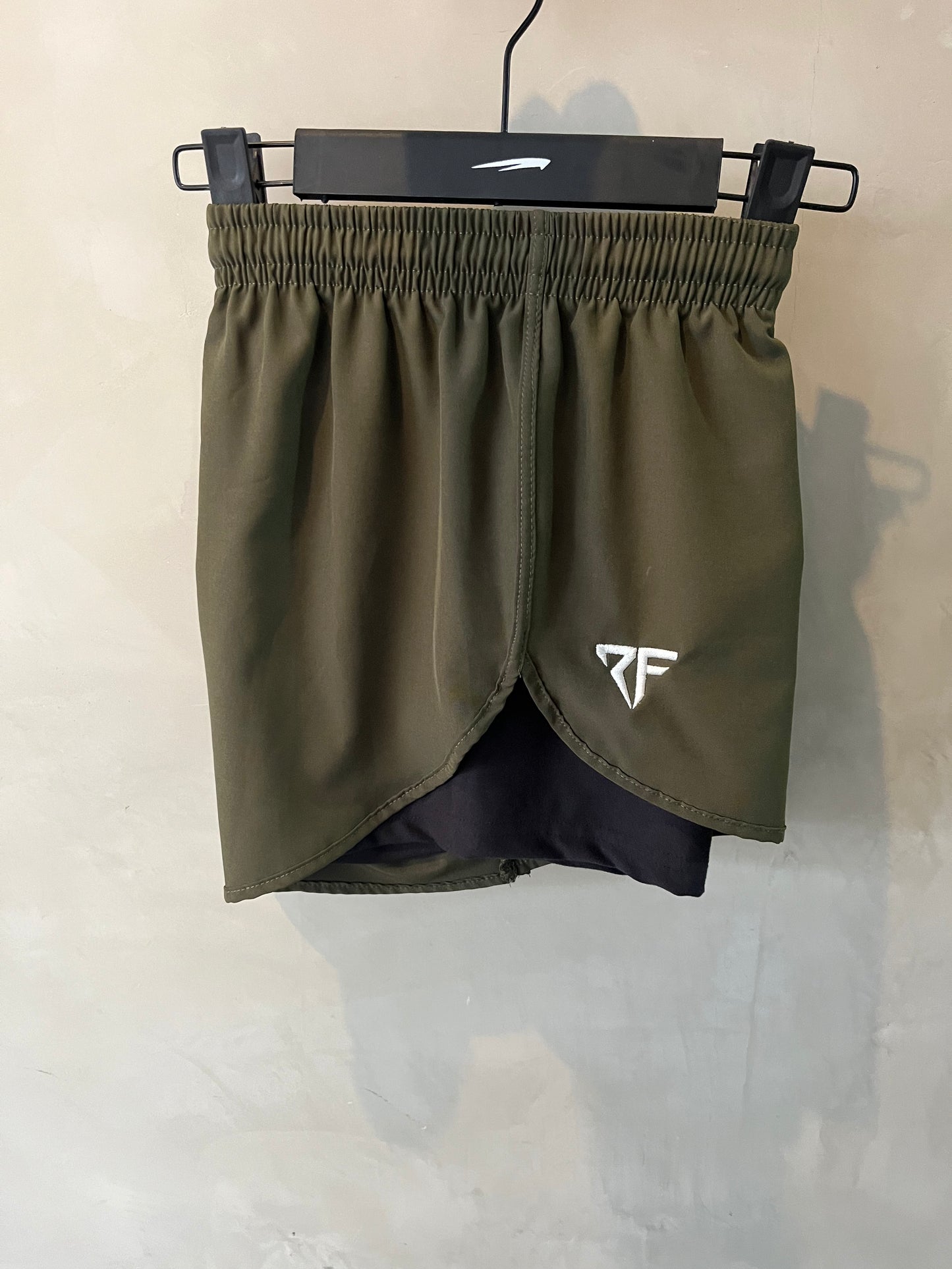 Short militar con malla